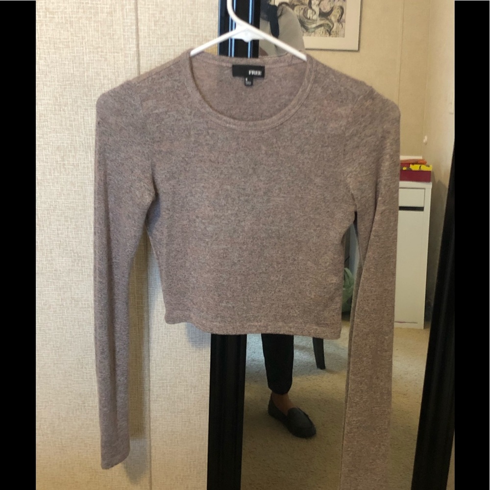 Aritzia crop top